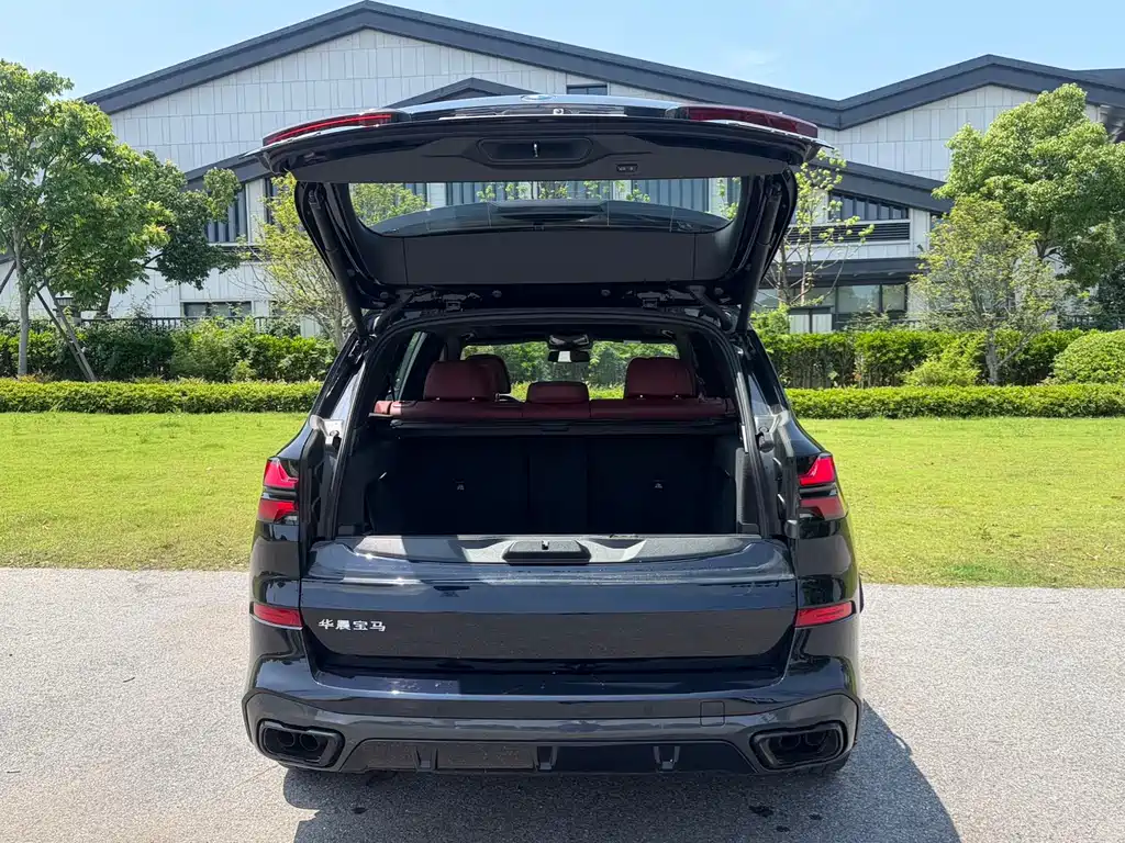 BMW X5 2025 xDrive 40Li M Sport