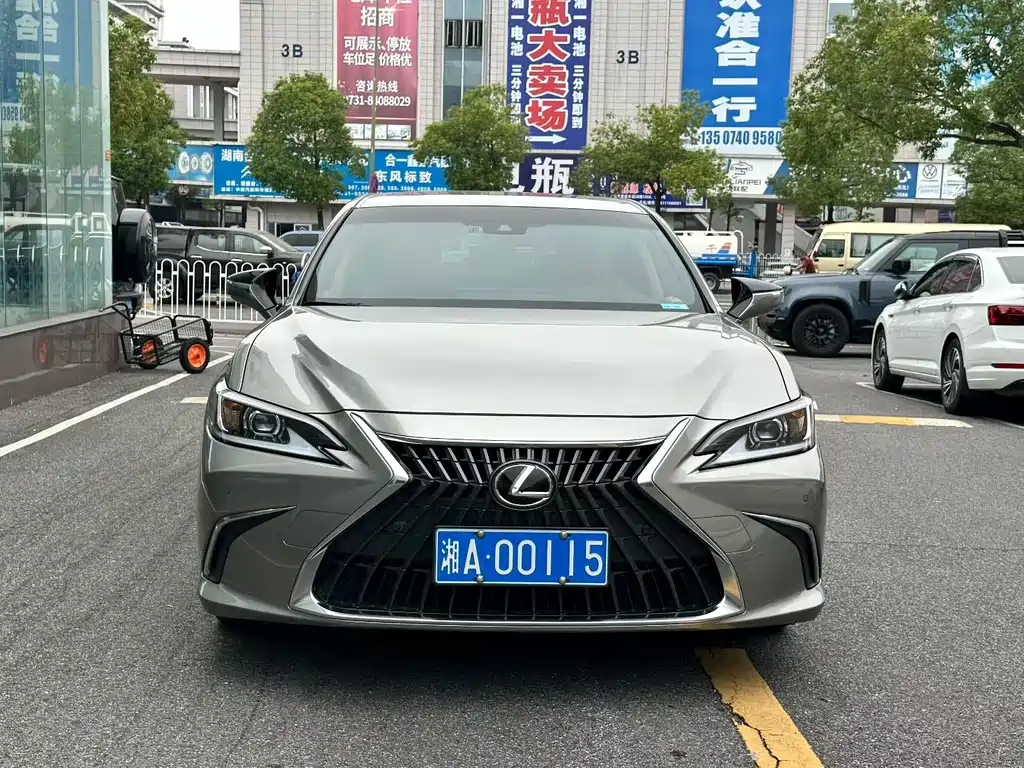 Lexus ES — миниатюра 2