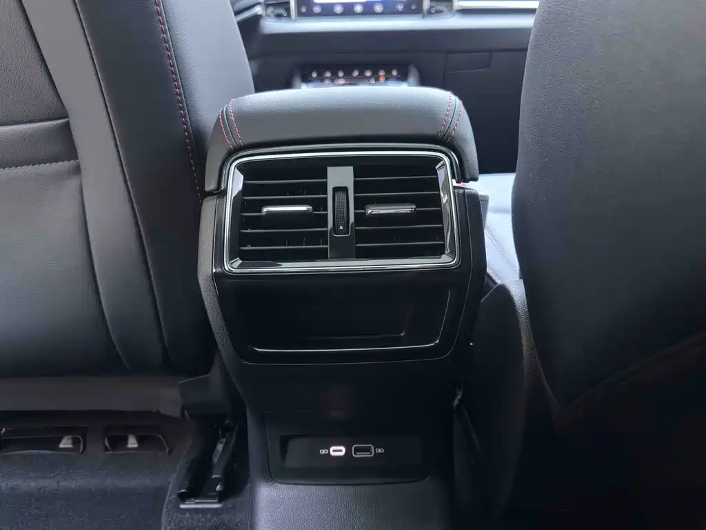 Skoda Karoq — миниатюра 18