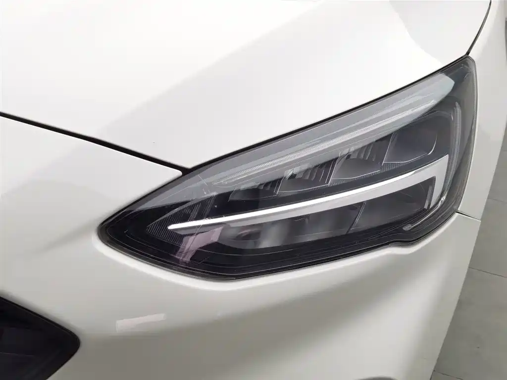 Ford Focus 2021 EcoBoost 180 AT