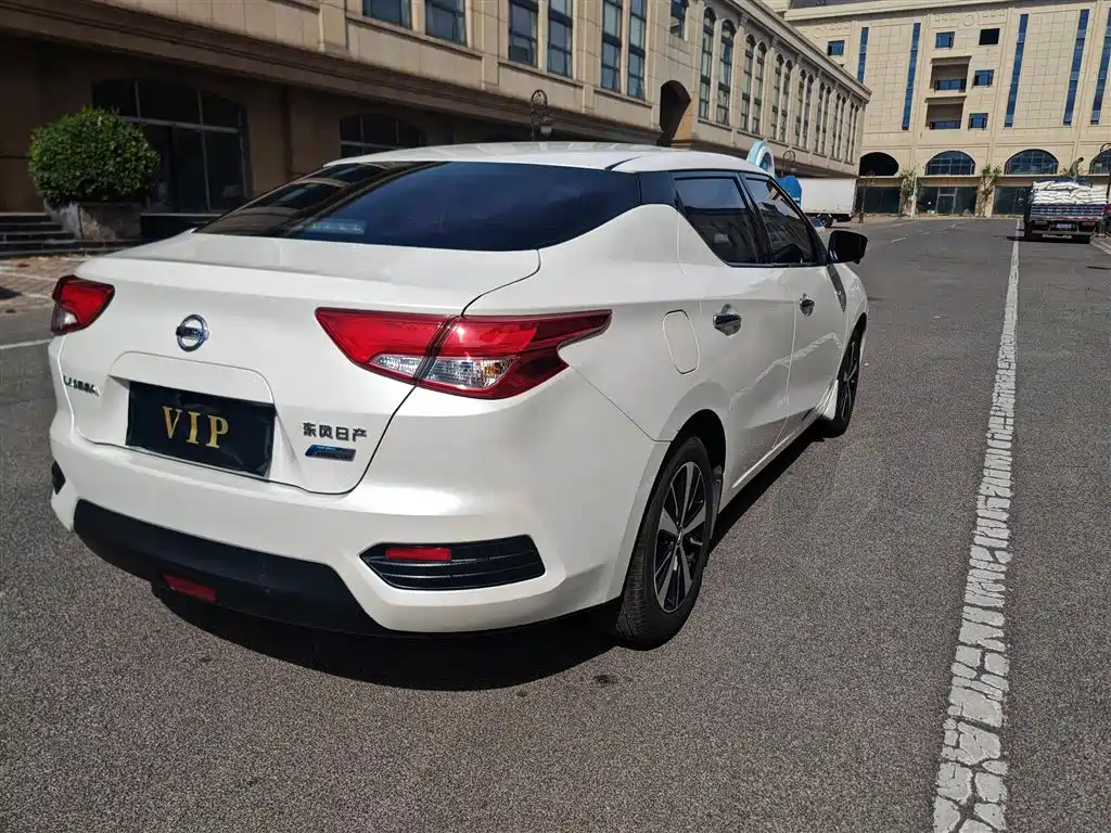 Nissan Bluebird — миниатюра 17