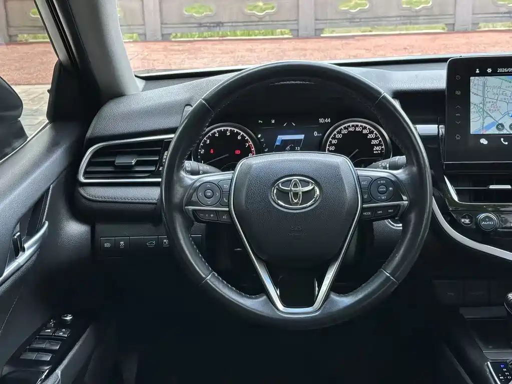 Toyota Camry — миниатюра 10
