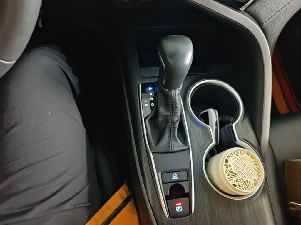 Toyota Camry — миниатюра 14