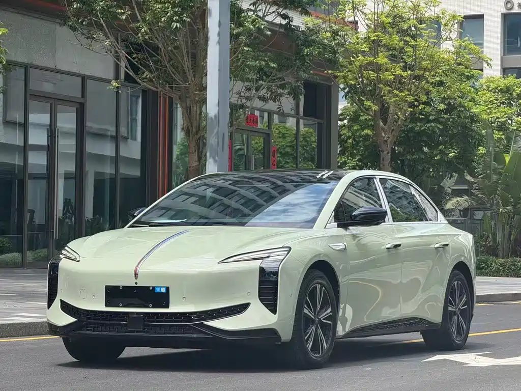 2026 Hongqi EH7 - zdjęcie 1 z 15