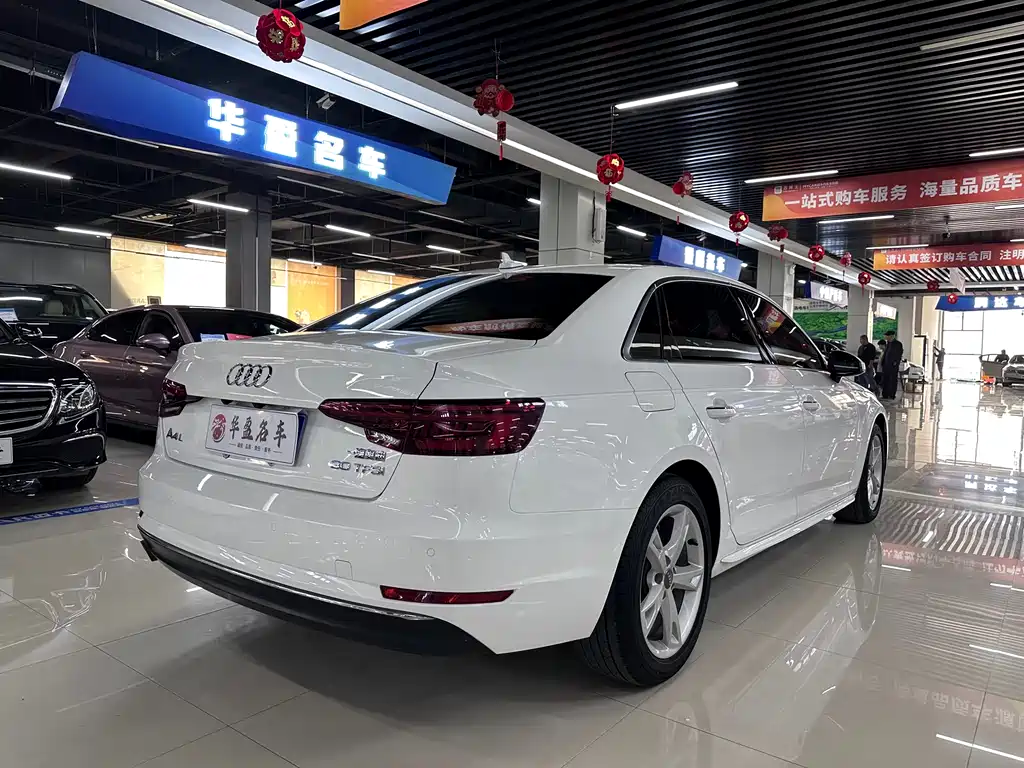 Audi A4L 2018 30 TFSI