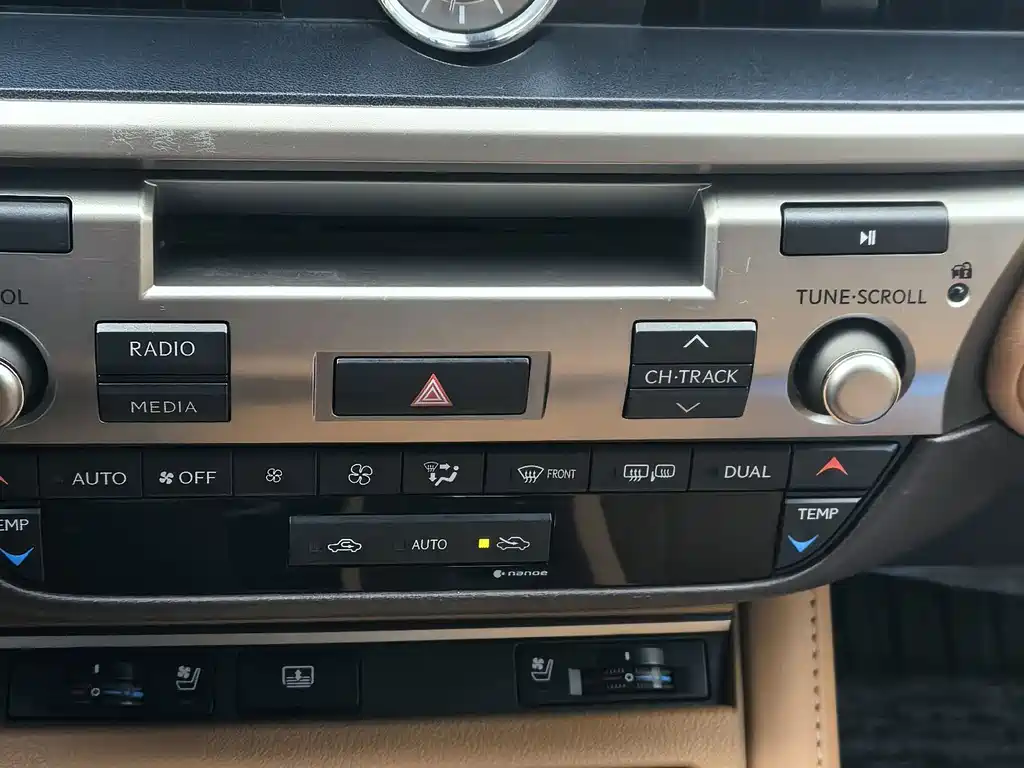 Lexus ES — миниатюра 14