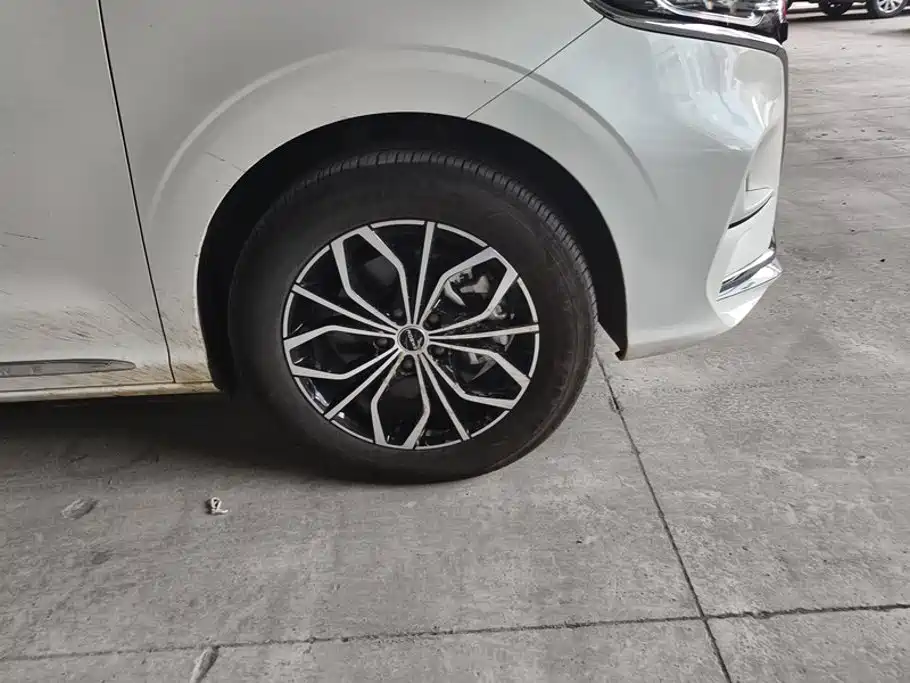 Roewe iMAX8 — фотографии объявления, Фото 7