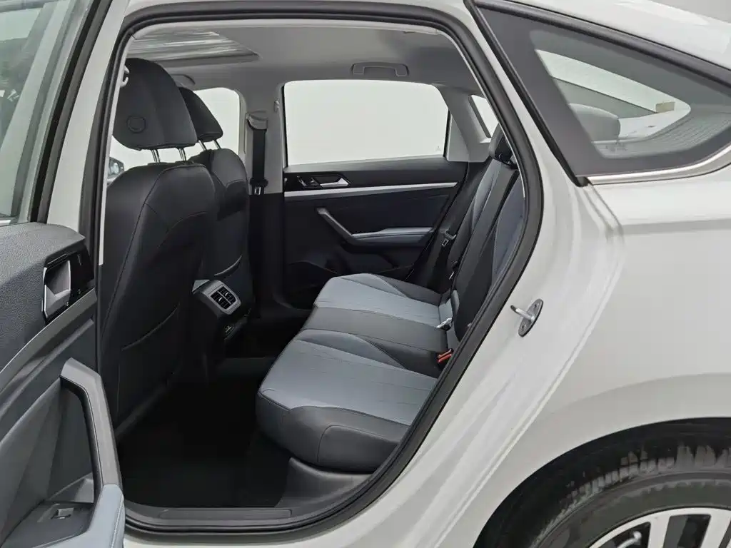 Volkswagen Lavida — миниатюра 15