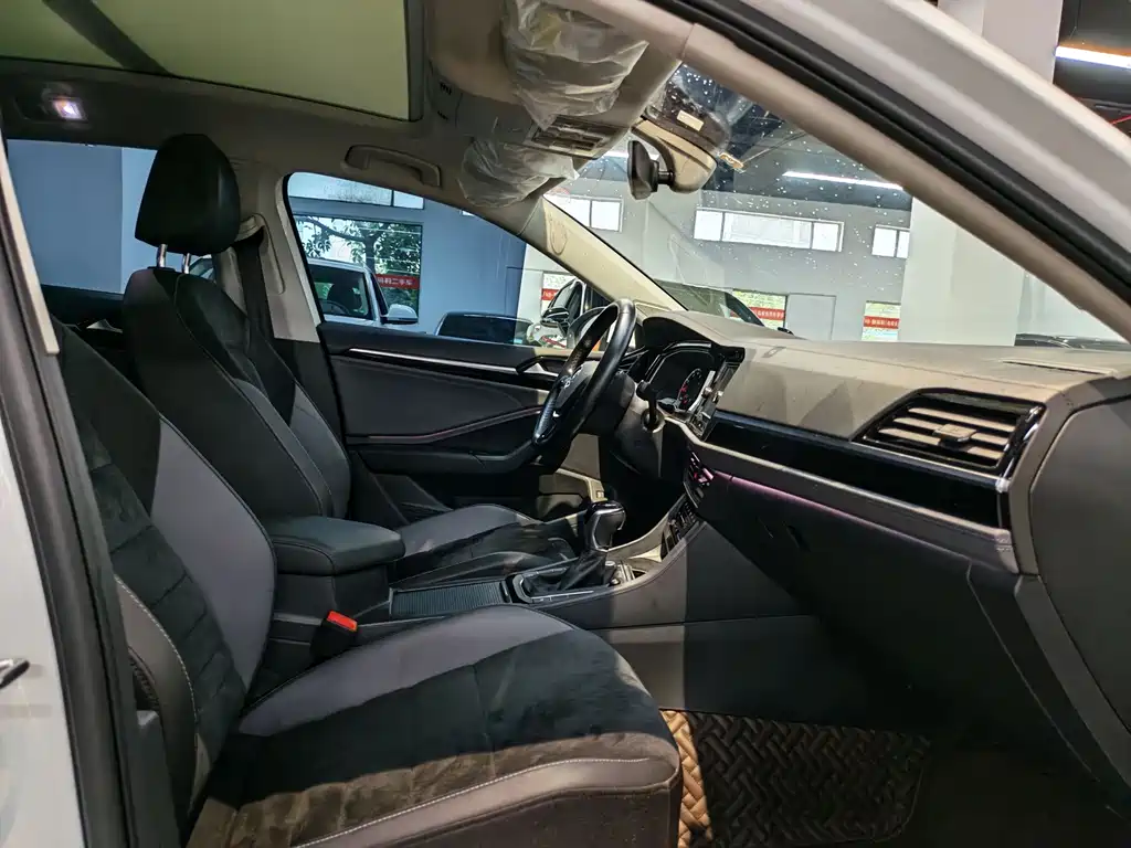 Volkswagen Sagitar — миниатюра 6