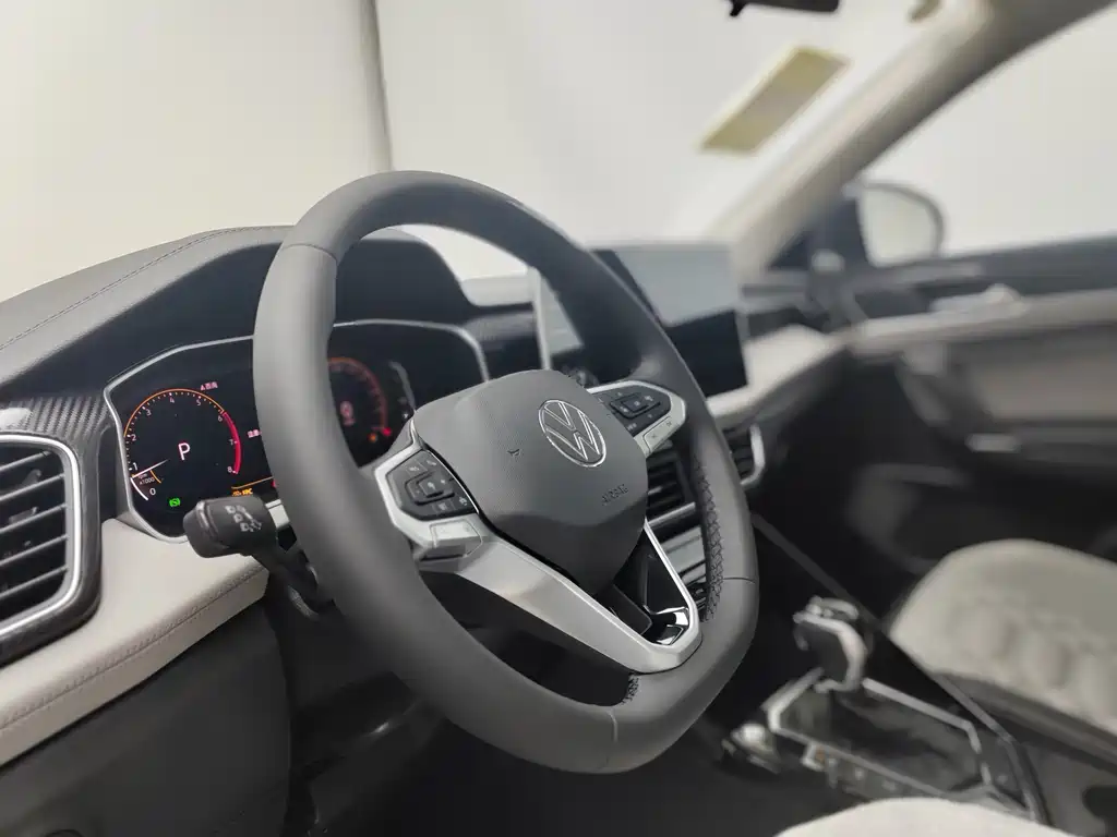 Volkswagen Tayron 2025 300TSI