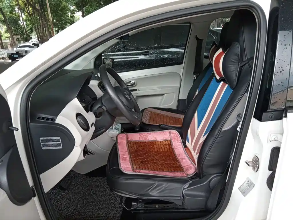 Volkswagen up! — миниатюра 8