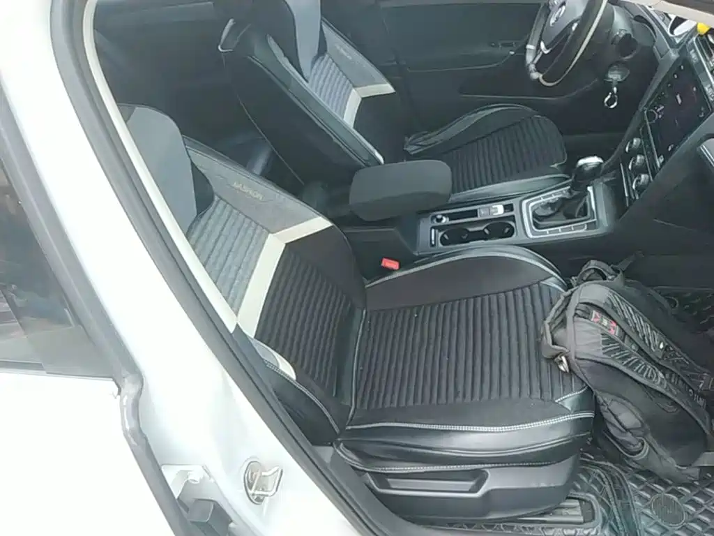 Volkswagen Golf — миниатюра 25