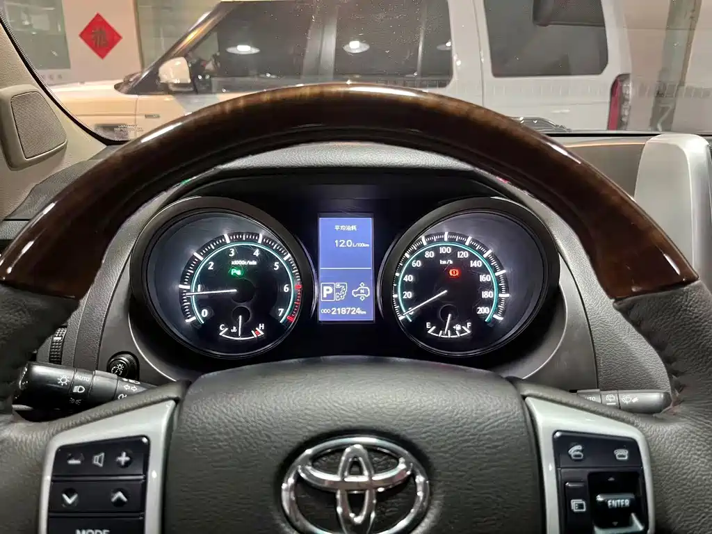 Toyota Prado — миниатюра 8