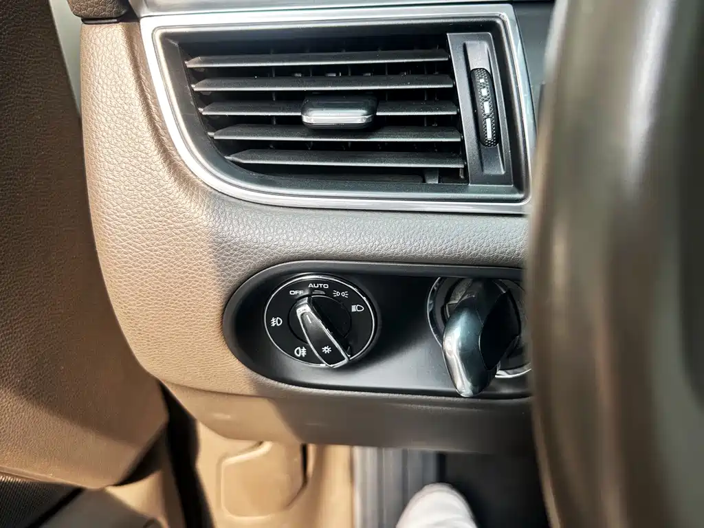 Porsche Macan — миниатюра 12