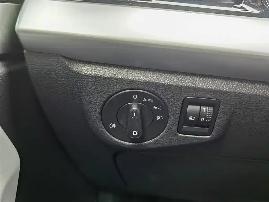 Volkswagen Lavida — миниатюра 21
