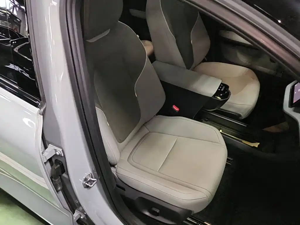 Volvo EX30 — миниатюра 25
