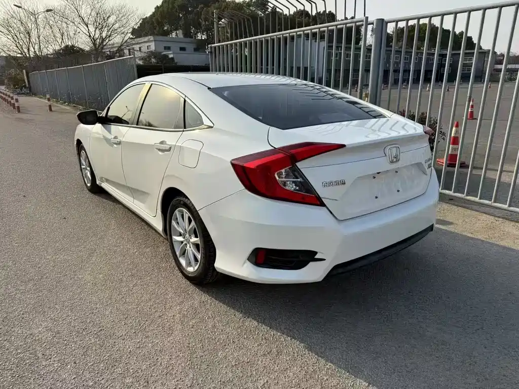 Honda Civic — миниатюра 7