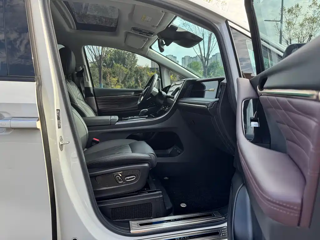 GAC Motor Trumpchi M8 — миниатюра 8