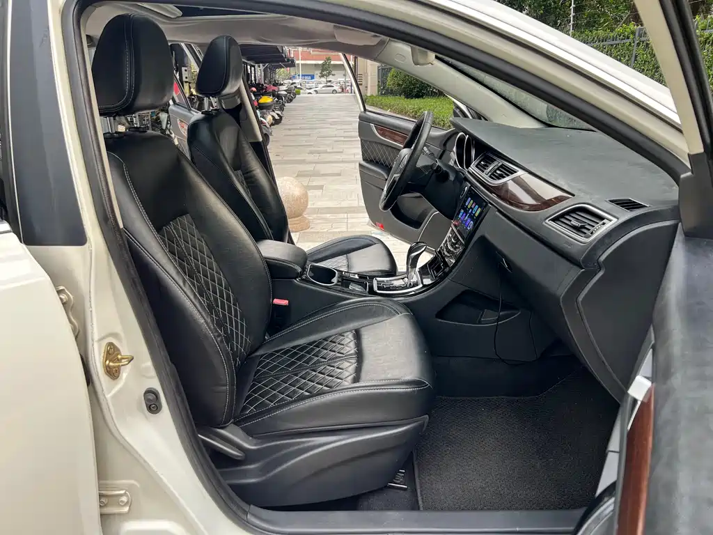 Zotye Zotye Z500 — миниатюра 8