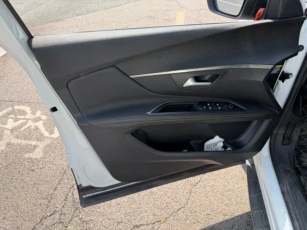 Peugeot 4008 — миниатюра 6