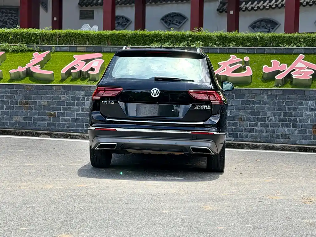 Volkswagen Tiguan L L 2019 380TSI AT Luxury V