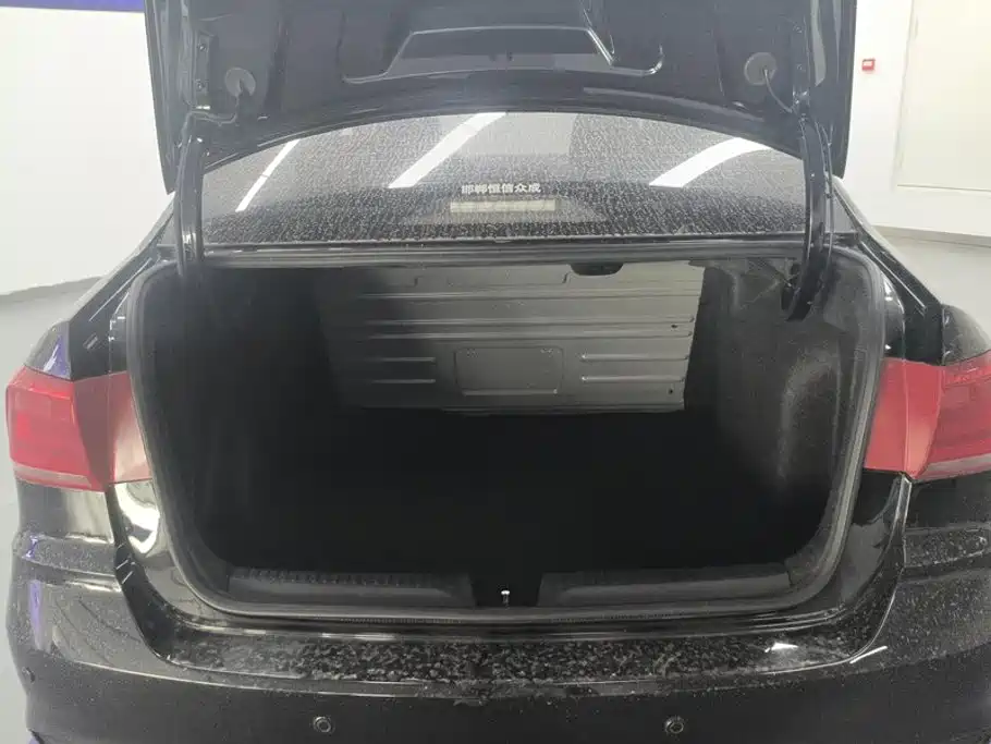 Volkswagen Santana — миниатюра 4