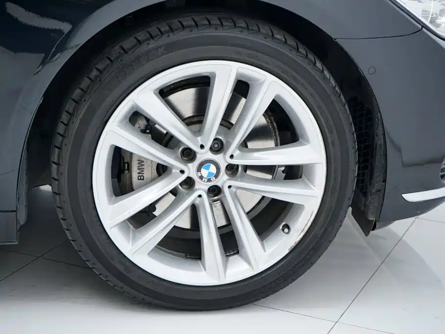 BMW 7 Series — миниатюра 31