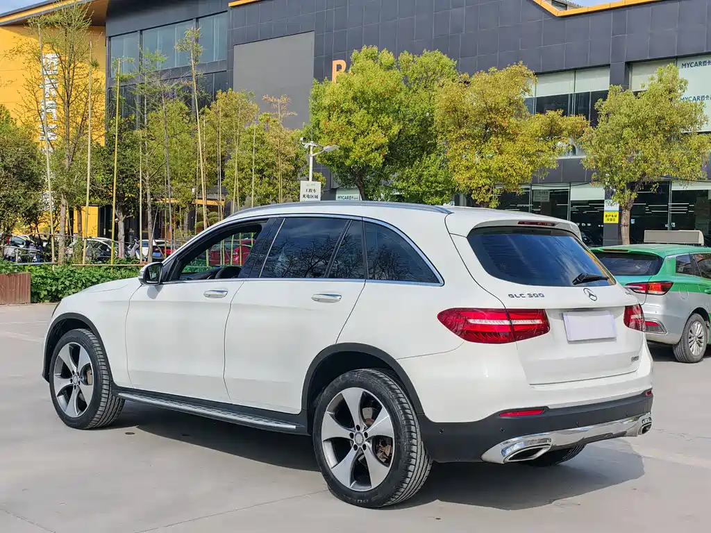 Mercedes-Benz GLC 2016 GLC 300 4MATIC Luxury