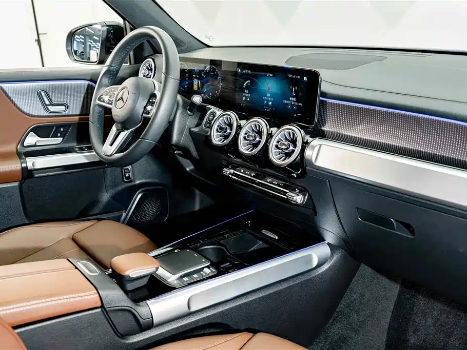 Mercedes-Benz GLB — миниатюра 17
