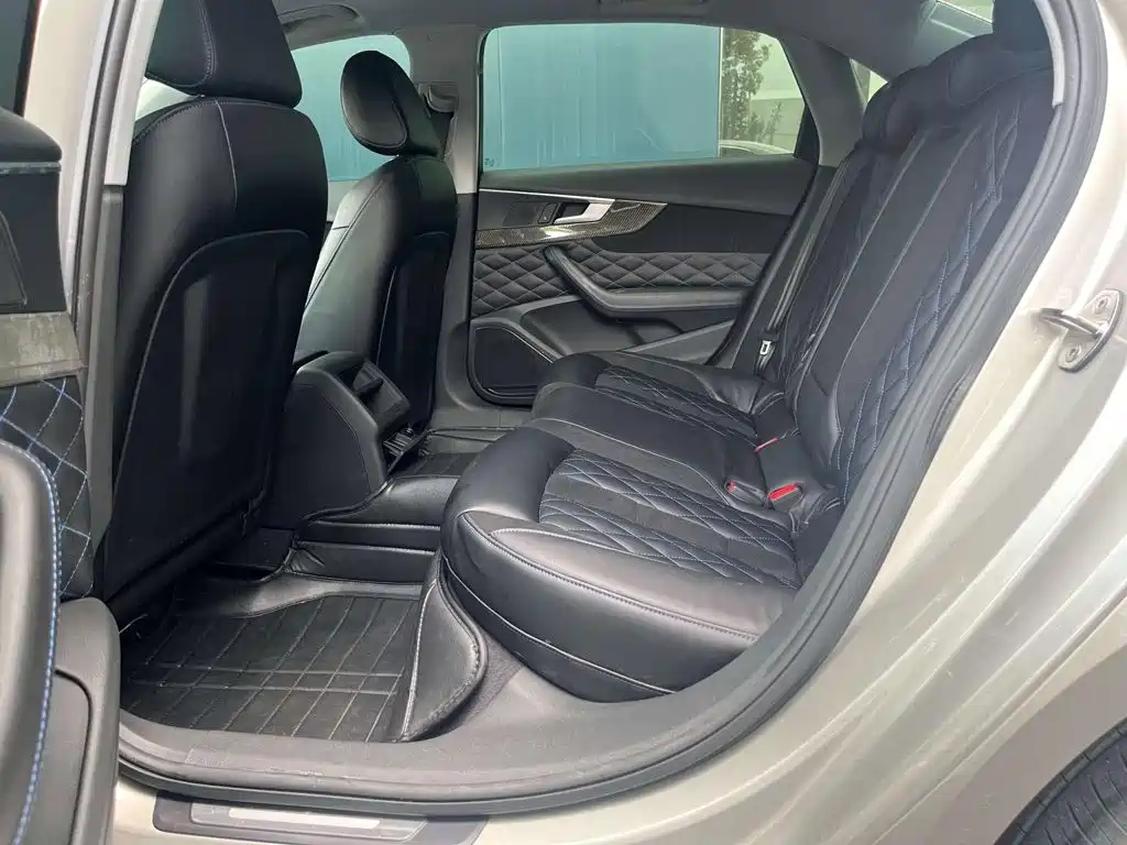 Audi A4L — миниатюра 8