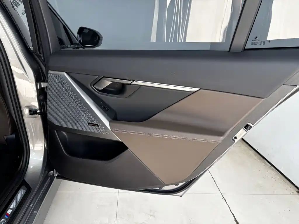 BMW 5 Series — миниатюра 22