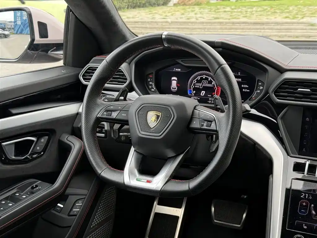 Lamborghini Urus — фотографии объявления, Фото 35