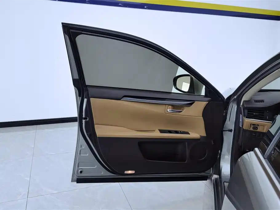 Lexus ES 2015 200 Elite