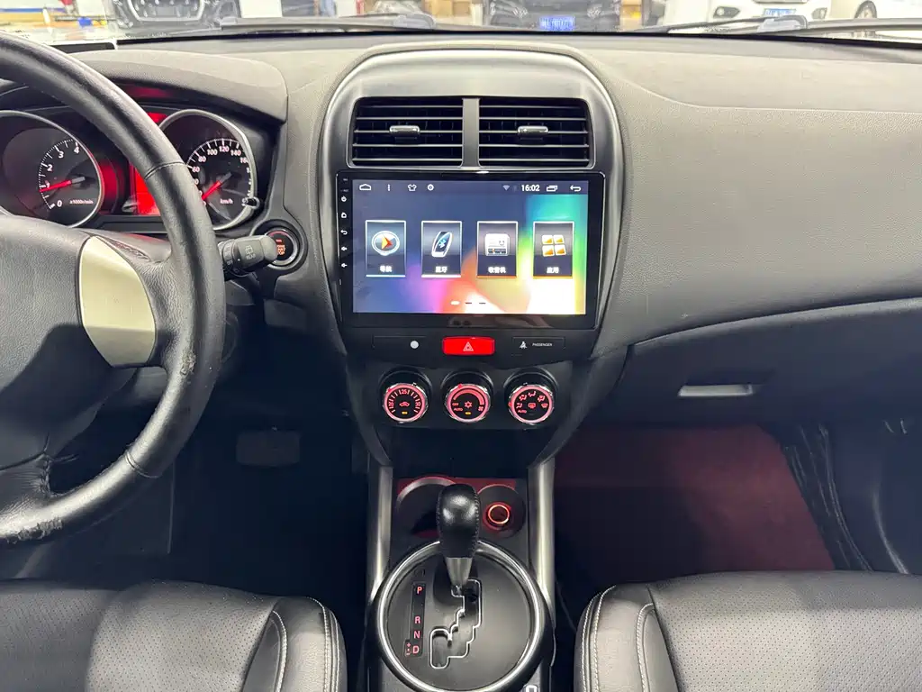 Mitsubishi ASX — миниатюра 11