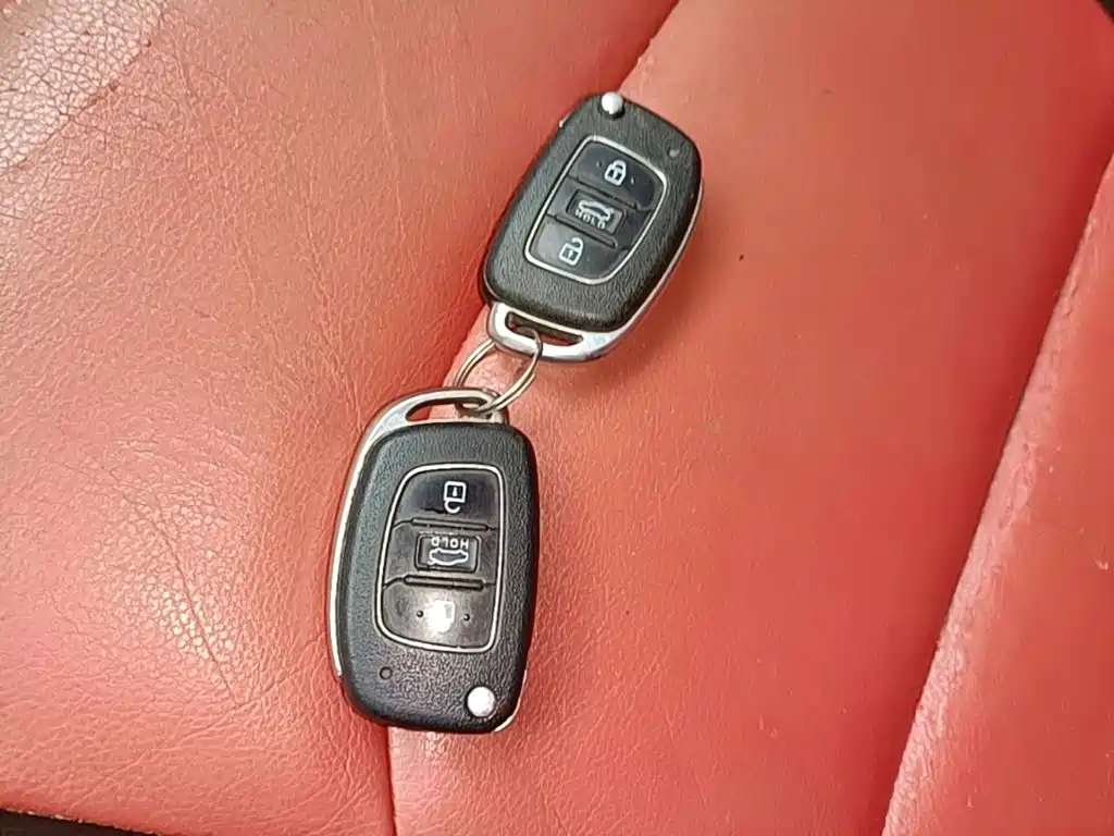 Hyundai Elantra — миниатюра 9