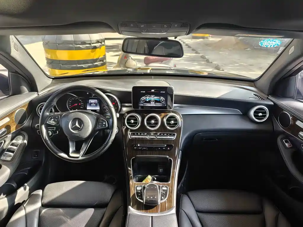 Mercedes-Benz GLC — миниатюра 9