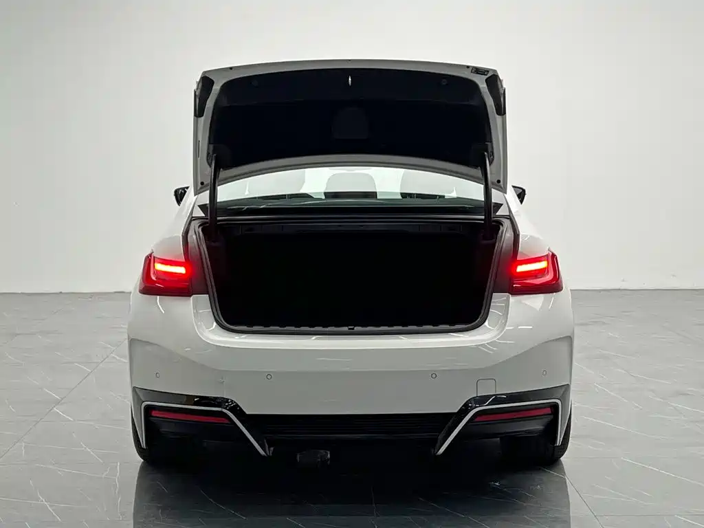 BMW i3 — миниатюра 9