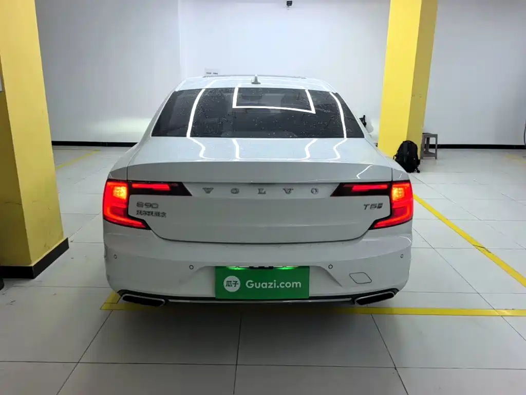 Volvo S90 — миниатюра 6