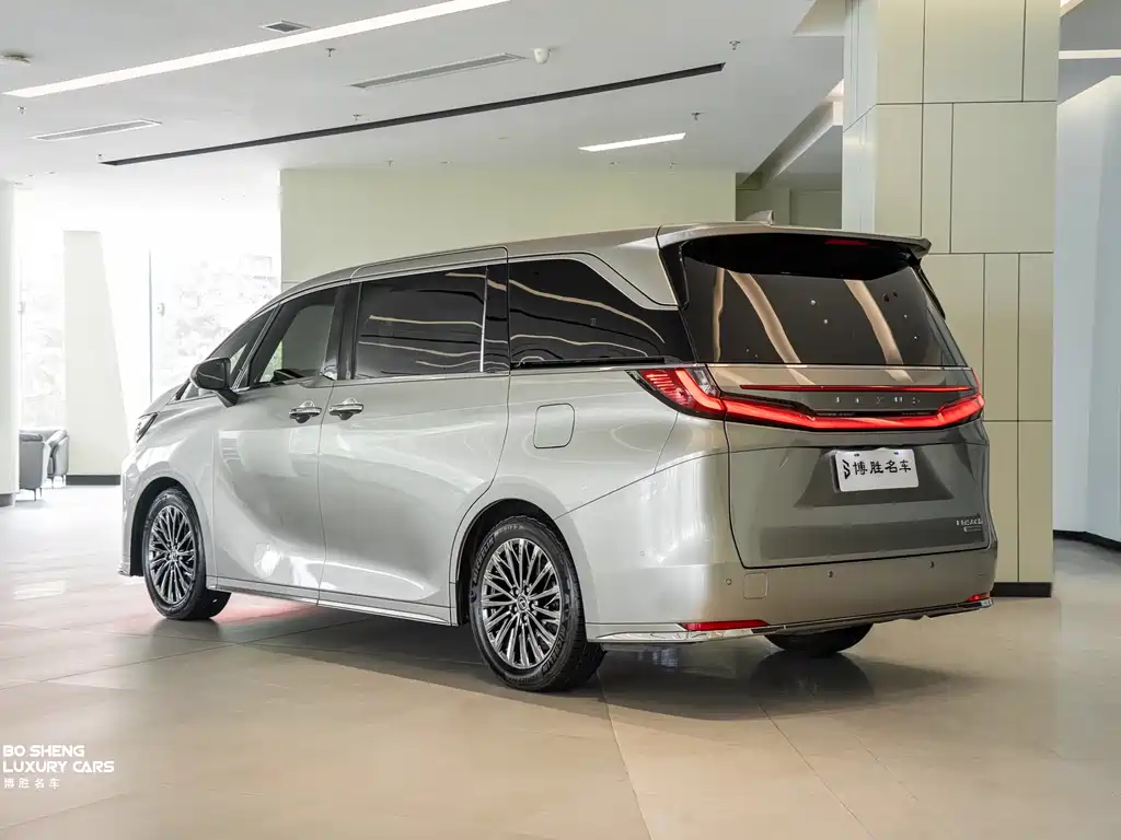 Lexus LM 2025 350h