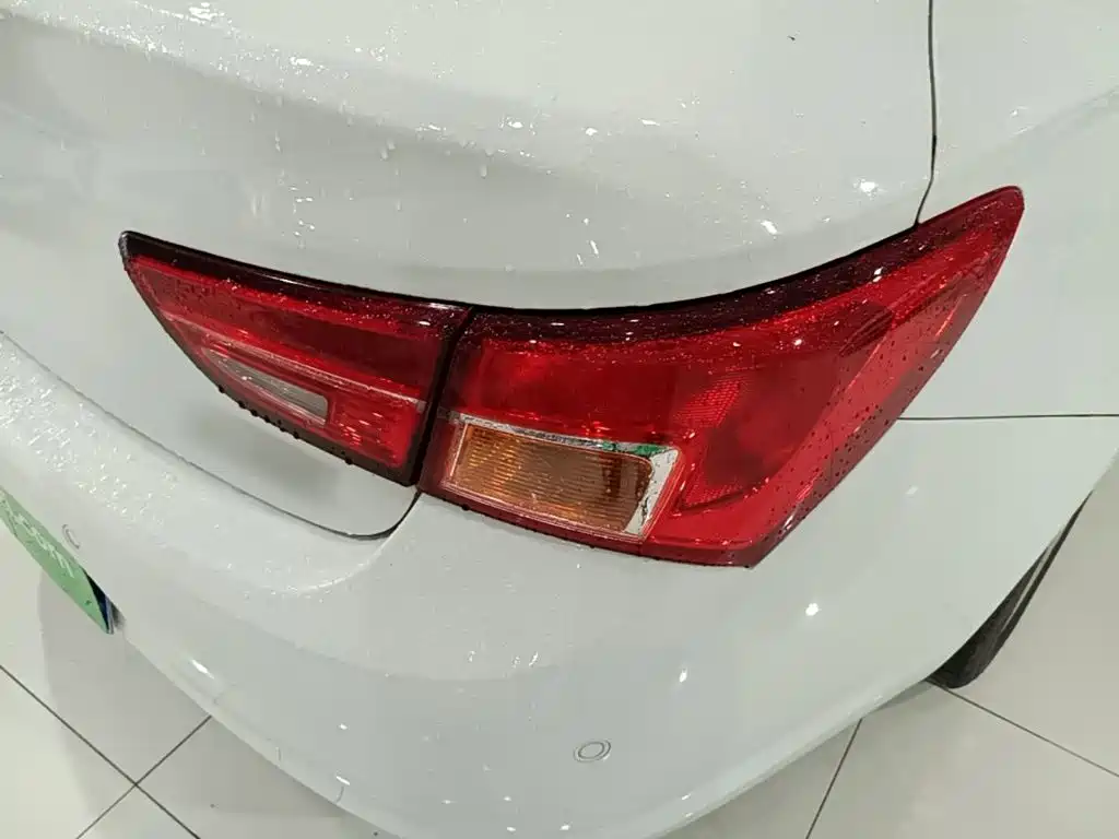 Buick Verano — миниатюра 8
