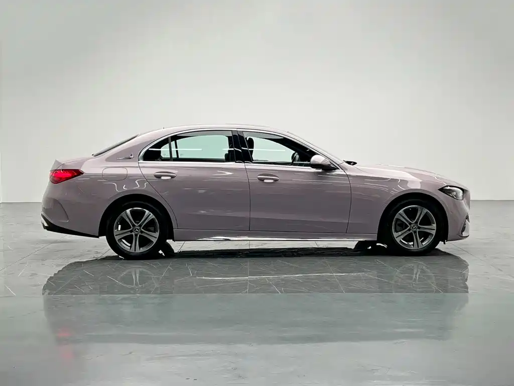 Mercedes-Benz C-Class — миниатюра 8