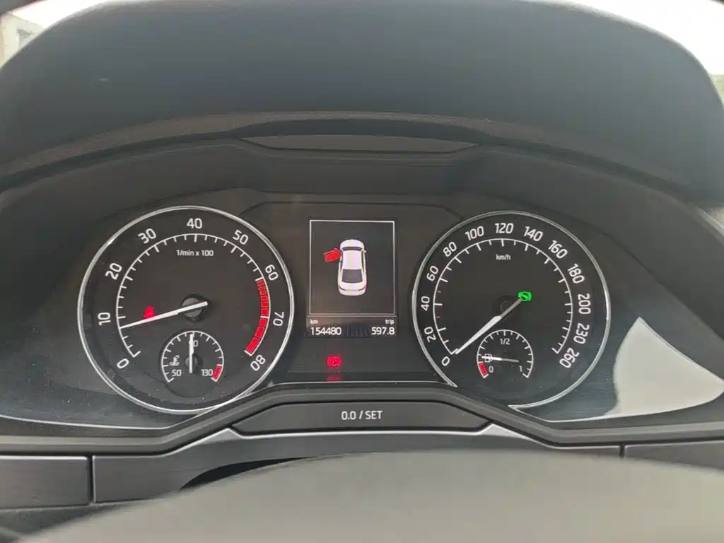Skoda Superb — миниатюра 12