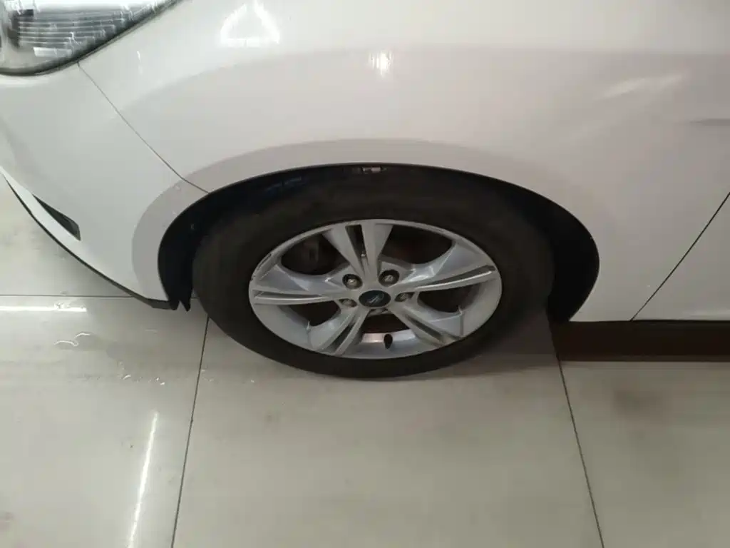 Ford Focus — миниатюра 23