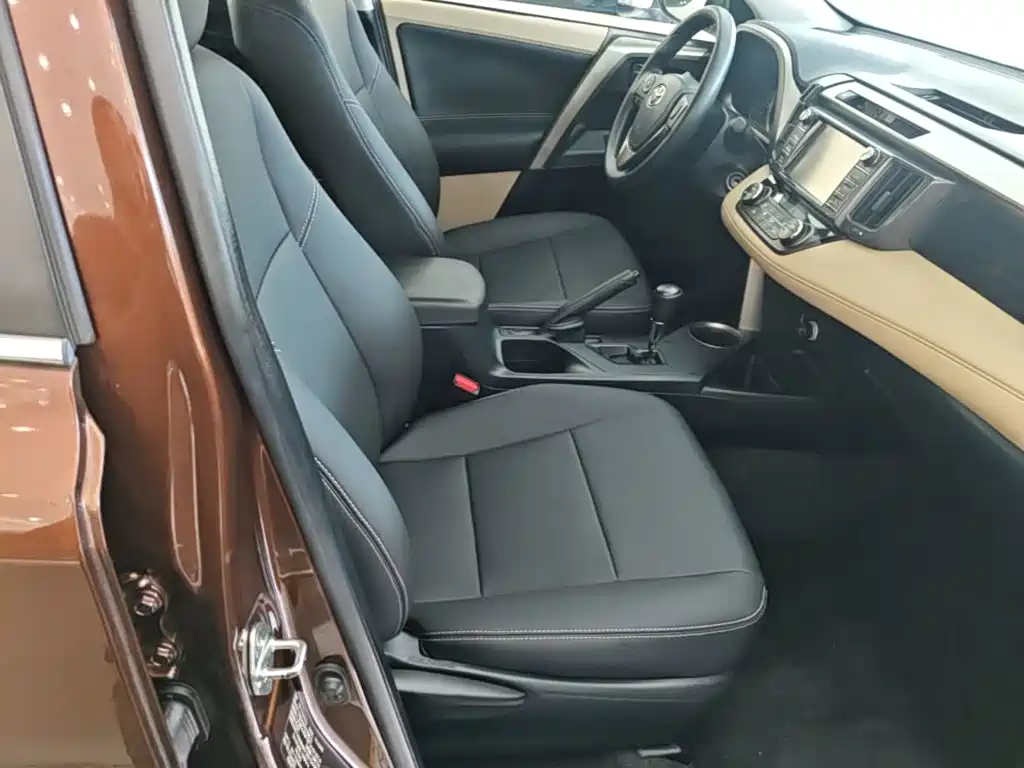 Toyota RAV4 — миниатюра 25