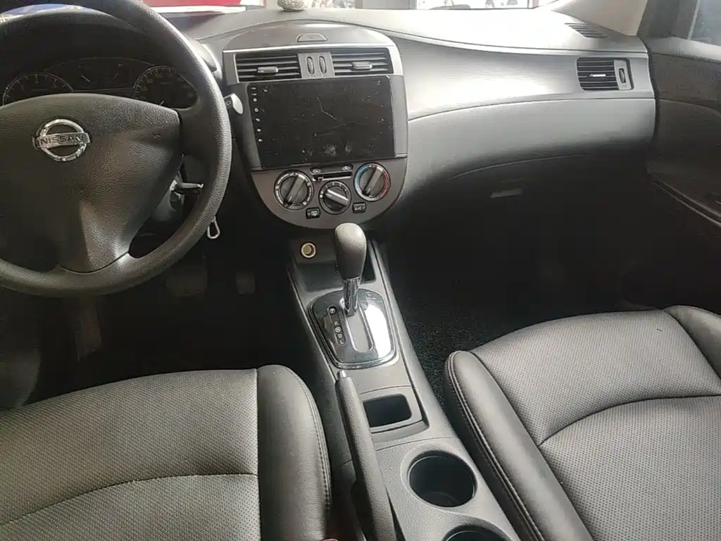 Nissan Tiida — миниатюра 13