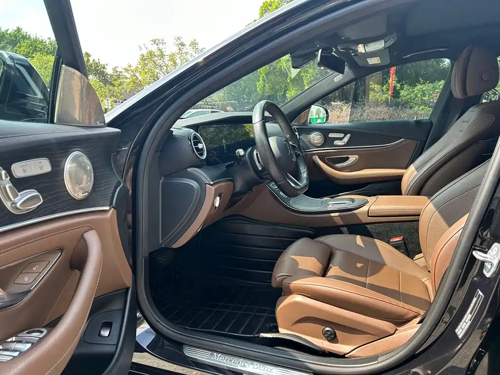 Mercedes-Benz E-Class — миниатюра 5
