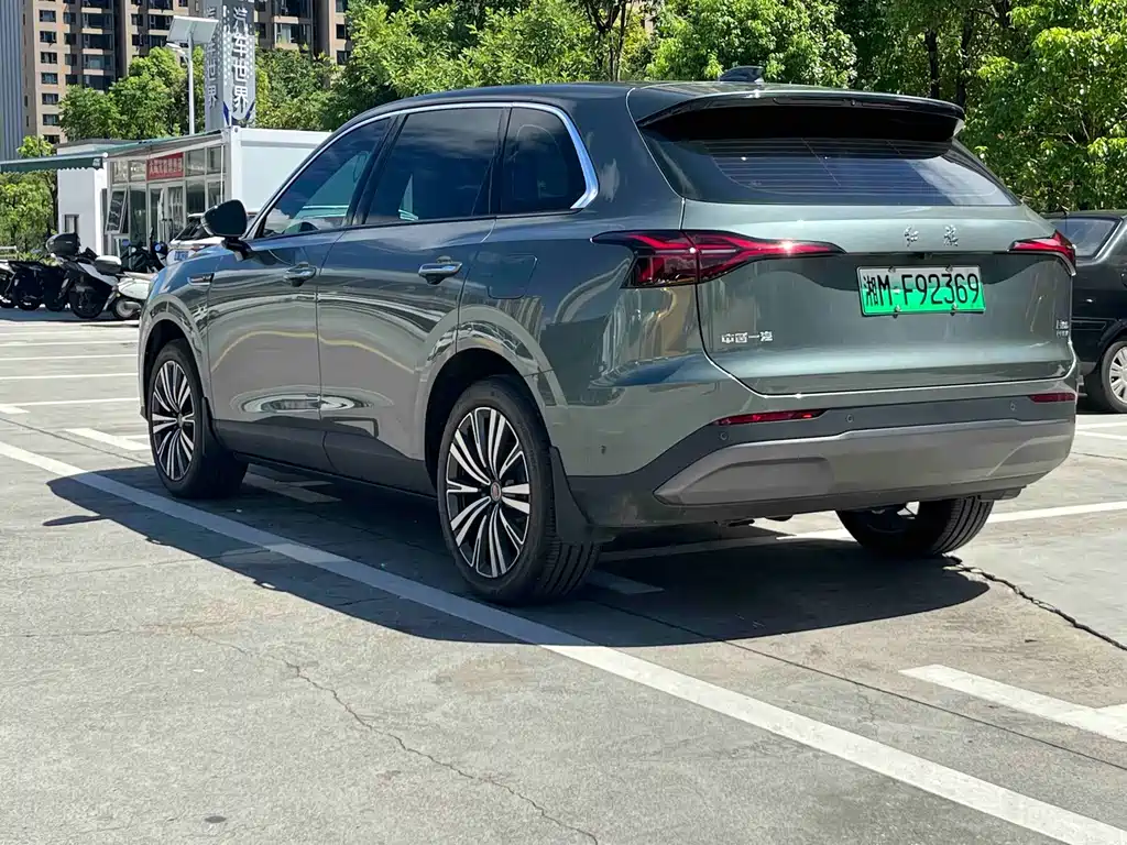 Hongqi Красный флаг HS6 PHEV — миниатюра 5