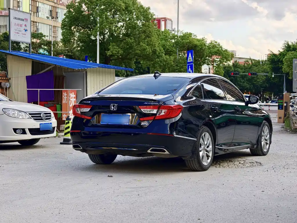 Honda Accord — миниатюра 9