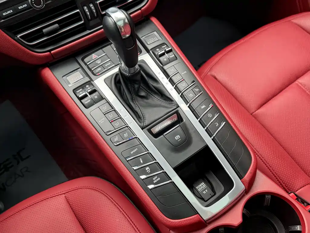 Porsche Macan — миниатюра 16