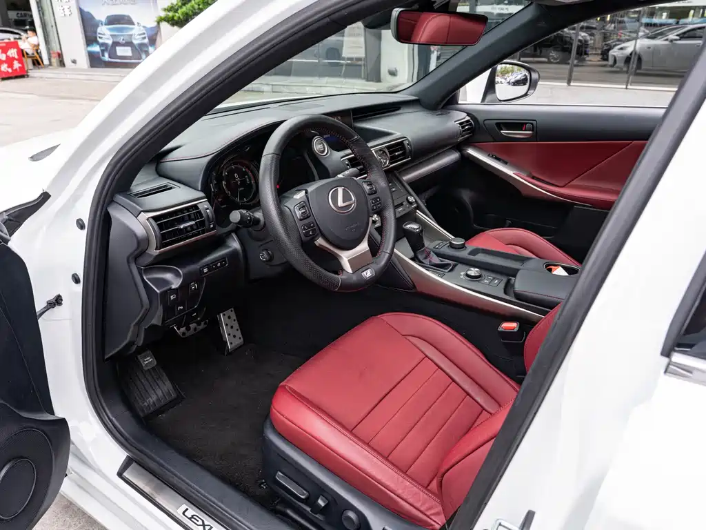 Lexus IS — миниатюра 9